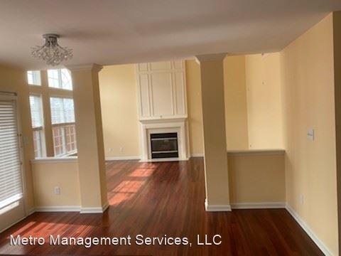 Building Photo - 4 br, 2.5 bath House - 10918 Collington Drive