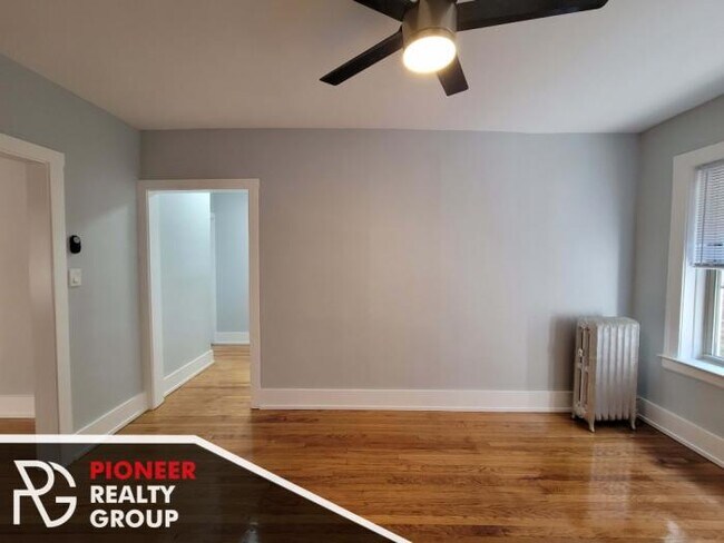 Building Photo - 1 bedroom in CHICAGO IL 60625