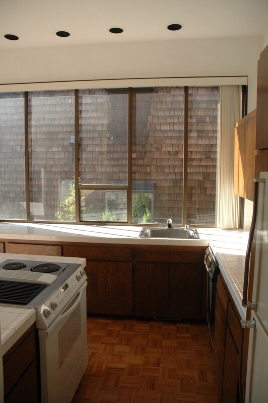 Building Photo - 2031 Waverly Pl N