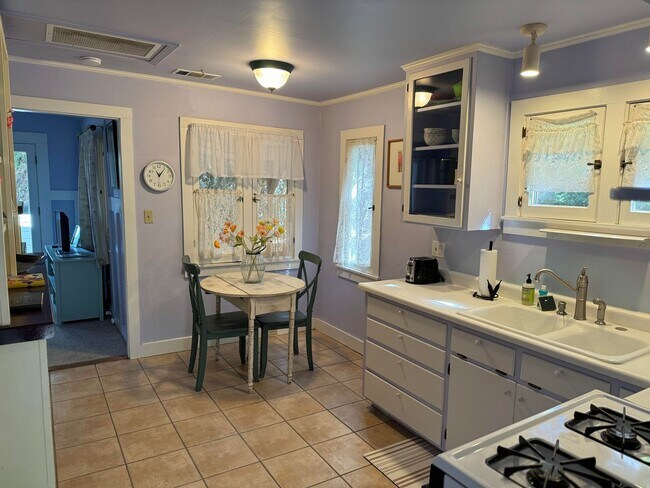 Foto del edificio - Private 1 bedroom home with pool and hot tub