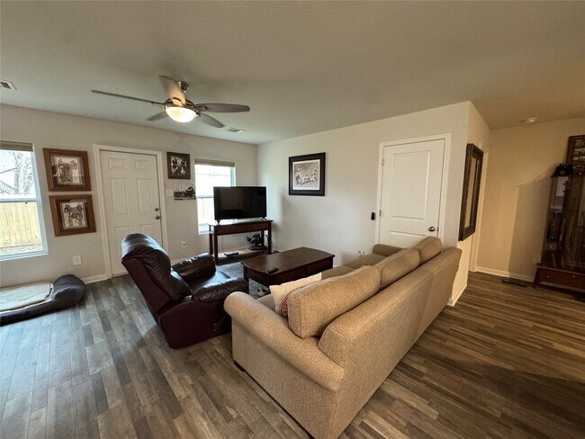 Foto del edificio - 14132 Harlequin Dr