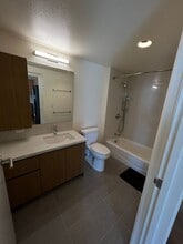 Building Photo - 1391 Kapiolani Blvd