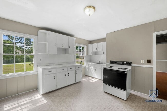 Building Photo - 2 bed 1 bath