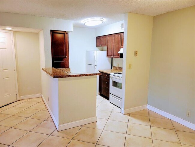 Building Photo - 2796 S University Dr