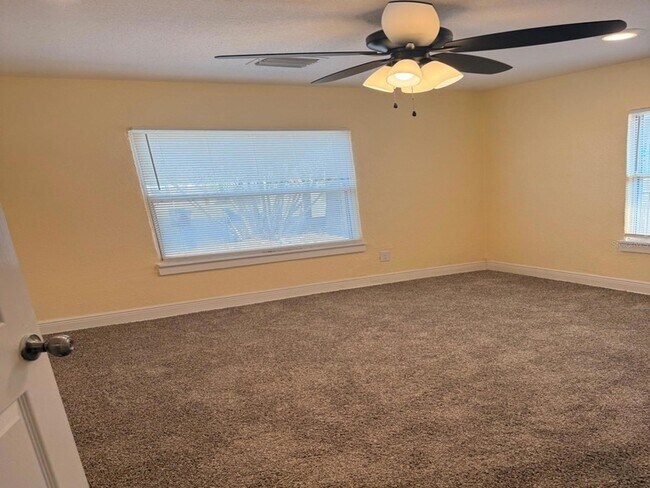 Foto del edificio - 1349 15th St S