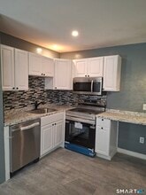 Building Photo - 7 Main St