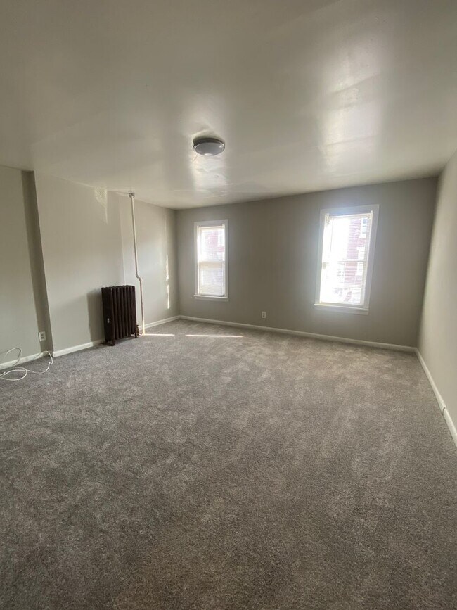 Building Photo - 663 Kohn St