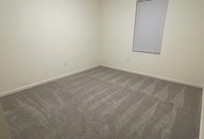 Building Photo - 960 Rift Vly Dr