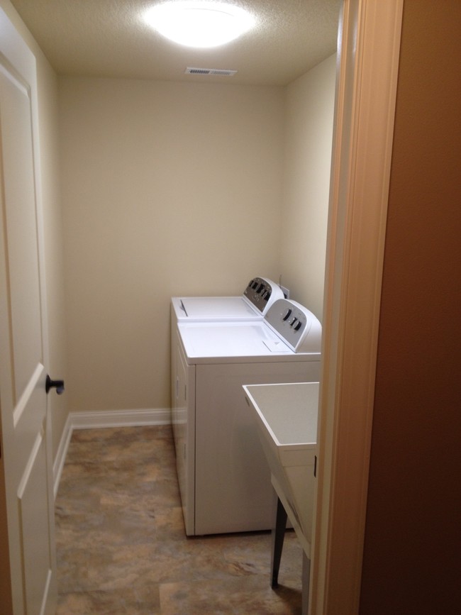 WD included. CLEAN! - 2723 London Drive
