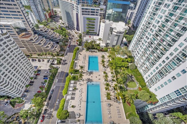 Foto del edificio - 950 Brickell Bay Dr