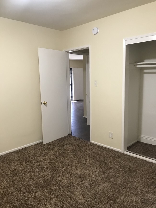 2641 S La Salle Ave Unit 3, Los Angeles, CA 90018 Apartment for Rent