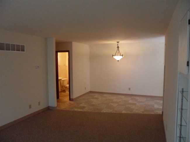 Building Photo - 1240 Talcott St