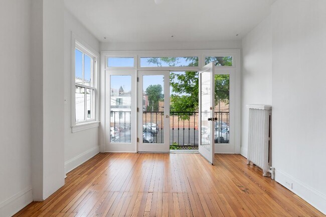 Foto del edificio - 108 3rd St NE