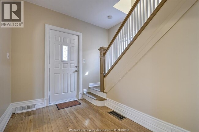 Building Photo - 1557 Lincoln Rd