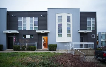 Building Photo - 2358 Yakima Ct