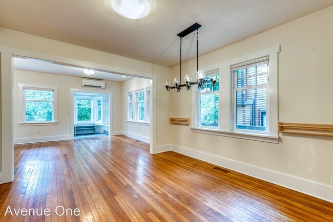 Building Photo - 5 br, 3.5 bath House - 2208 N 46th St