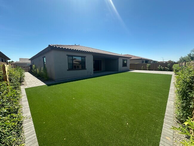 Foto del edificio - 7306 N 80th Ln
