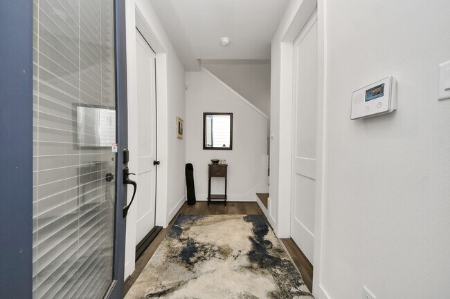 Foto del edificio - 3905 B Pinemont Dr