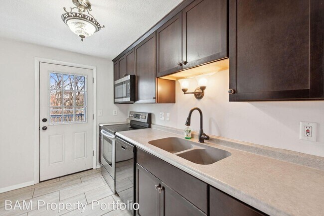 Building Photo - 3 br, 2 bath House - 868 Hacienda Court