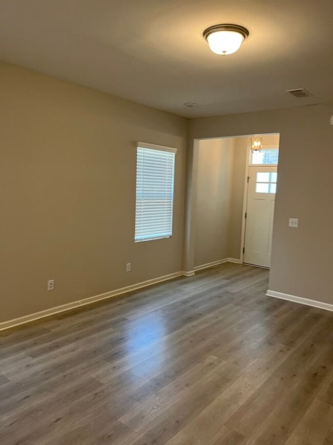 Building Photo - Single Family Ranch Home