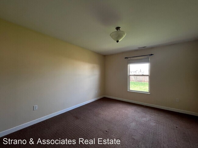 Building Photo - 2 br, 1.5 bath House - 10964 Upland Terrace