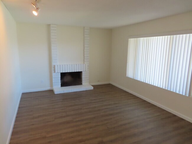 Building Photo - Nicely Updated Three Bedroom Home in Mira ...
