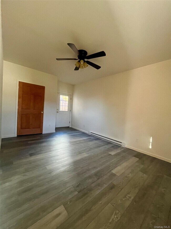 Foto del edificio - 73 Webster Ave