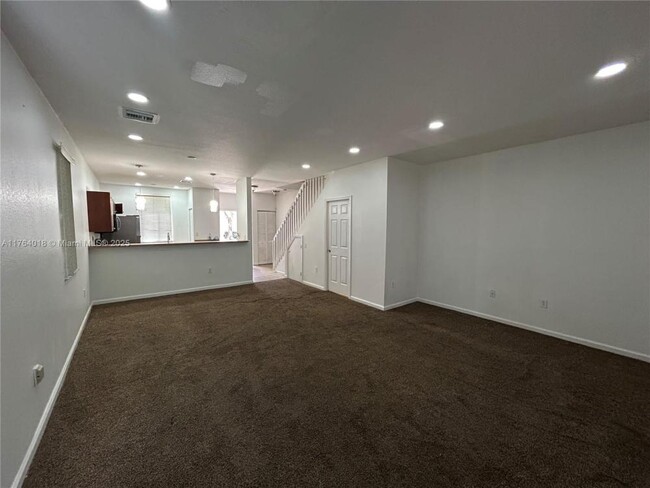 Foto del edificio - 3 bedroom in Miami Gardens FL 33169