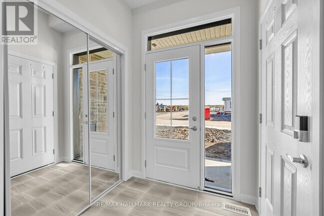 Building Photo - 2526 Esprit Dr