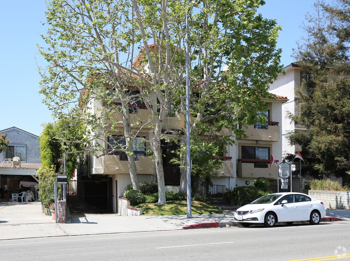 Building Photo - 4237 Inglewood Blvd