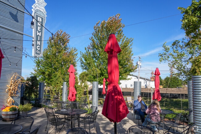 Pigs Mind Brewing has a patio for outdoor dining.