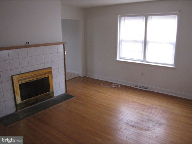 Building Photo - 2297 Bristol Rd