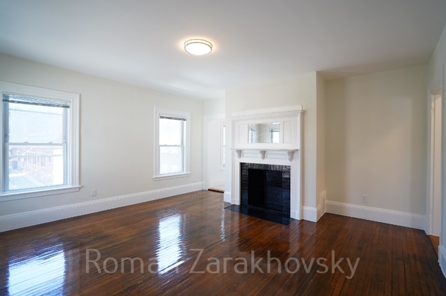 Building Photo - 66 Chester St