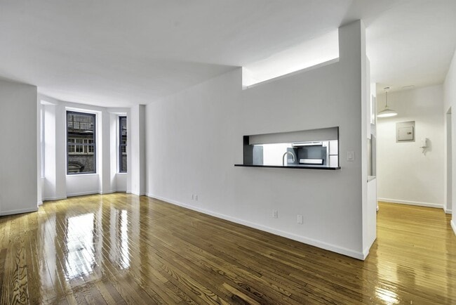 Building Photo - 121 Madison Ave