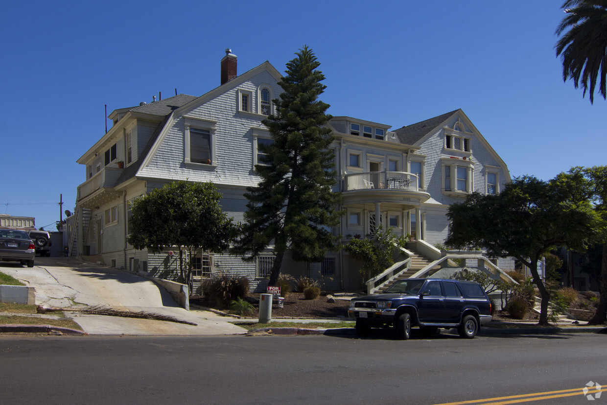 Building Photo - Hawthorne Historical Inn