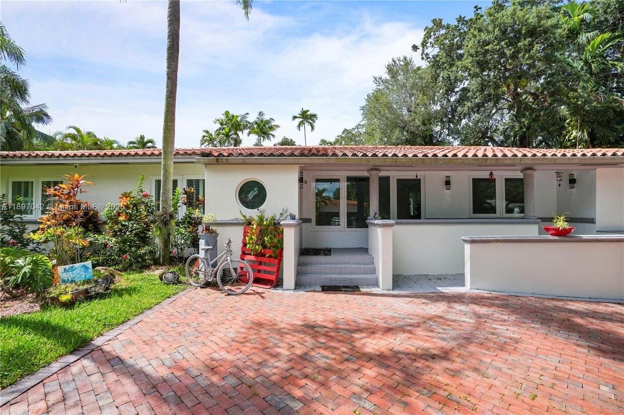 Foto principal - 1436 Mantua Ave