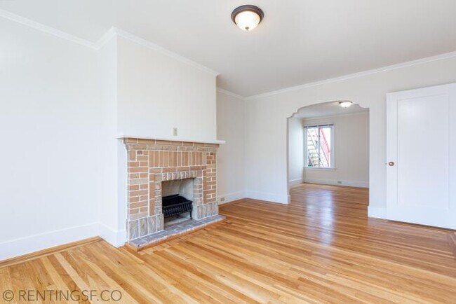 Building Photo - 2 bedroom in San Francisco CA 94123
