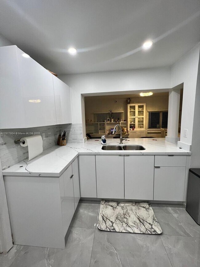 Building Photo - 7303 NW 57th Dr