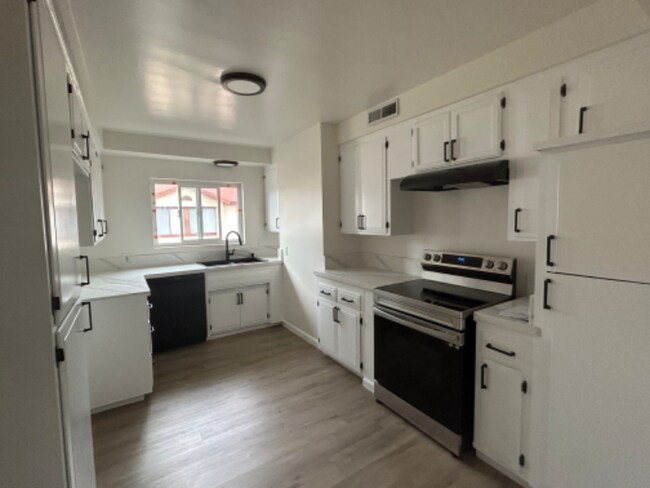 Foto del edificio - 904 W Huntington Dr
