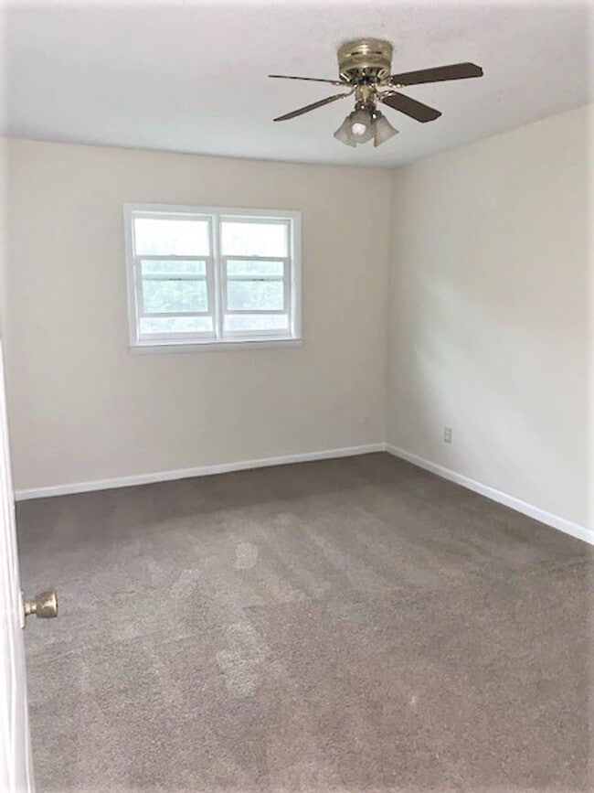 Building Photo - 201 Westbrooke Court #2