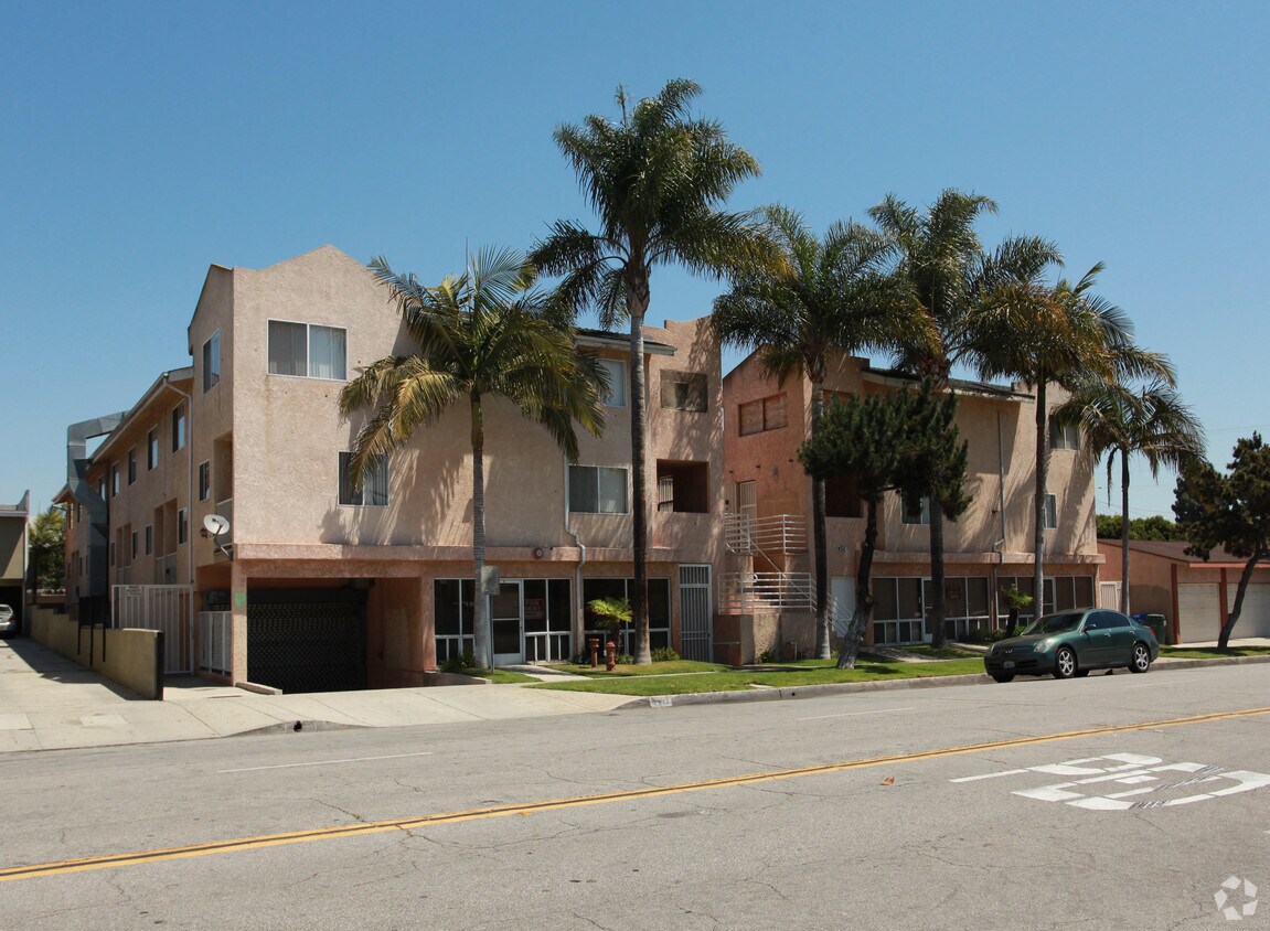 Foto del edificio - 4311 W 147th St