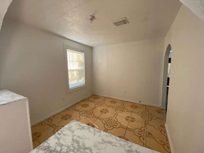 Photo - House For Rent.... ALL BILLS PAID