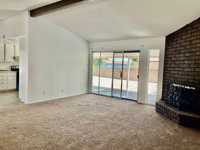 Building Photo - 1825 Silver Oak Way