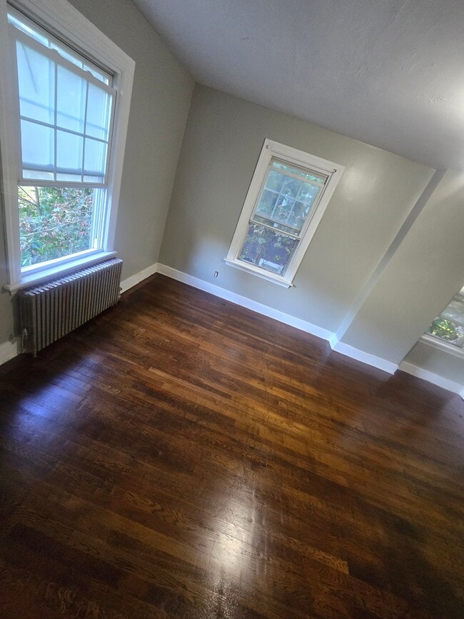 Building Photo - 609 Cooke St