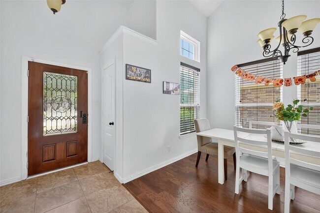 Foto del edificio - 2422 Blue Jay Ln