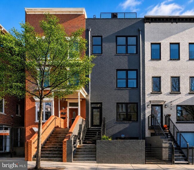 Foto del edificio - 2517 Ontario Rd NW