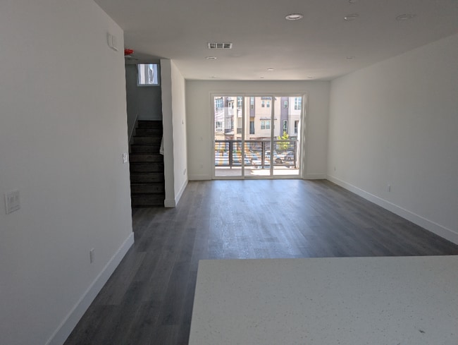 Building Photo - 259 Montague Expy