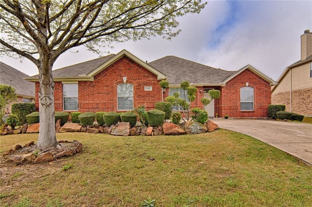 815 Fair Oaks Dr, Grand Prairie, TX 75052 House Rental in Grand