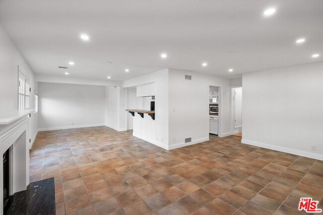 Foto del edificio - 15005 Killion St