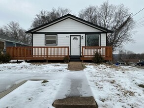 Building Photo - 915 Shearor St